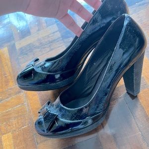 Free with purchase !! Patent leather shoes/heels in size 37